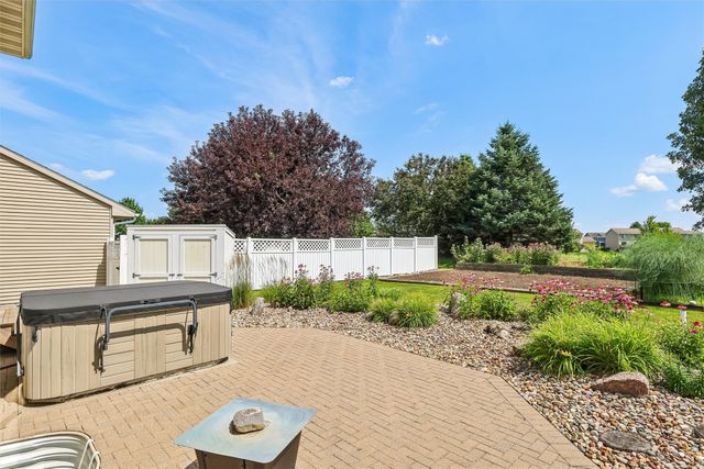 9366 Red Sunset Drive, West Des Moines, IA 50266