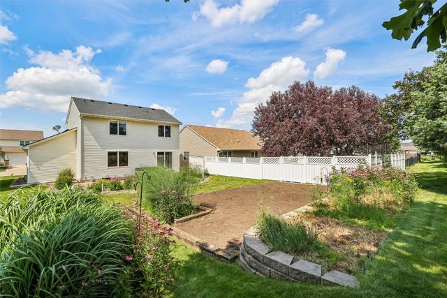 9366 Red Sunset Drive, West Des Moines, IA 50266