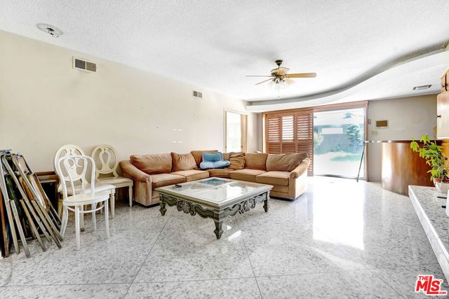 6424 Shenandoah Avenue, Los Angeles, CA 90056