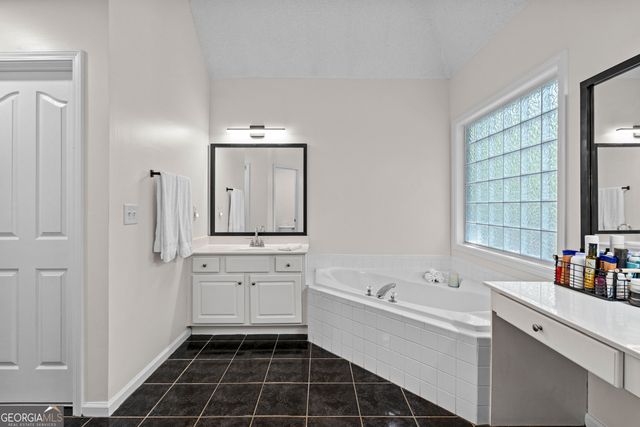 312 Freeman Forest Drive, Newnan, GA 30265