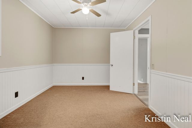 673 S Wolf Lake Road, Muskegon, MI 49442
