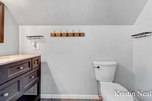 673 S Wolf Lake Road, Muskegon, MI 49442
