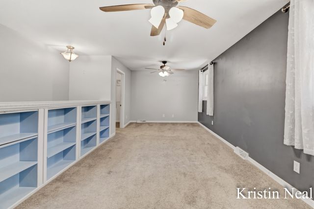 673 S Wolf Lake Road, Muskegon, MI 49442
