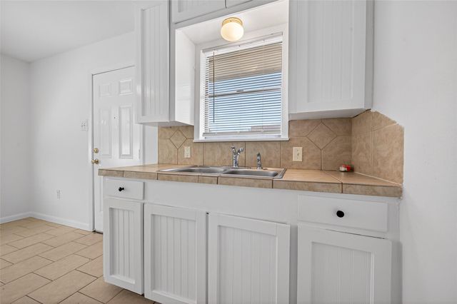 312 Travis Street, Richmond, TX 77469