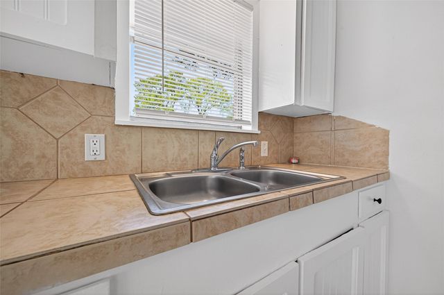 312 Travis Street, Richmond, TX 77469