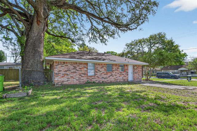312 Travis Street, Richmond, TX 77469