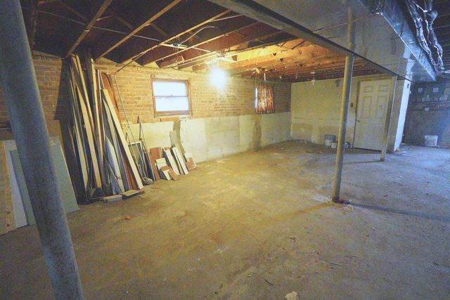 7950 S Lafayette Avenue, Chicago, IL 60620