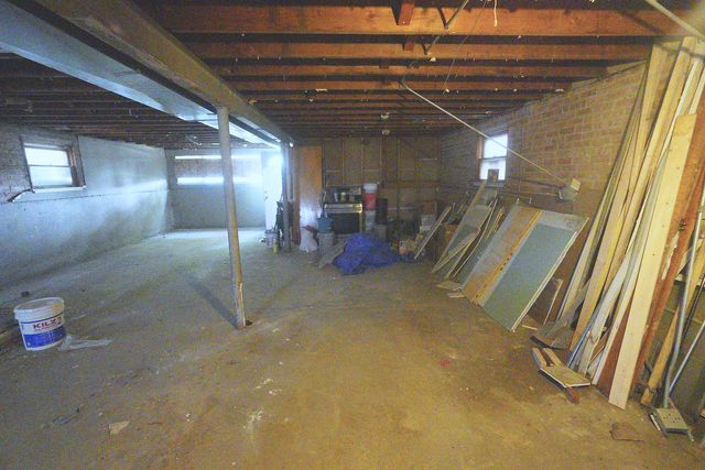 7950 S Lafayette Avenue, Chicago, IL 60620