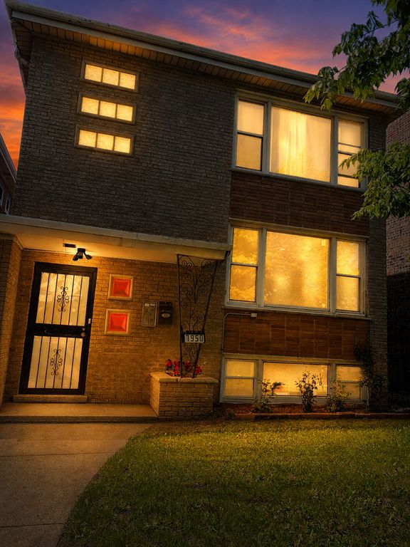 7950 S Lafayette Avenue, Chicago, IL 60620