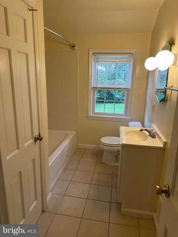 5816 GREENLAWN DR, Bethesda, MD 20814