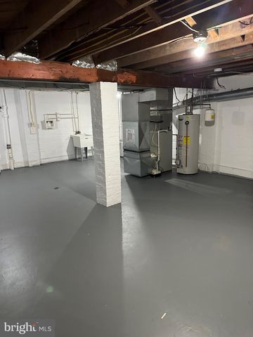 5816 GREENLAWN DR, Bethesda, MD 20814