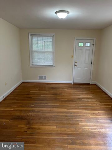 5816 GREENLAWN DR, Bethesda, MD 20814