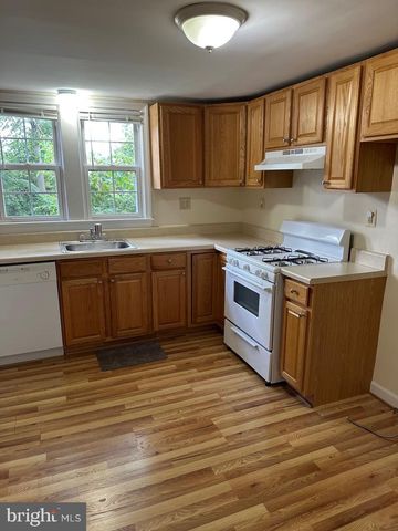 5816 GREENLAWN DR, Bethesda, MD 20814