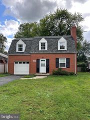 5816 GREENLAWN DR, Bethesda, MD 20814