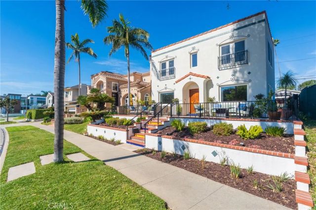 813 13th Street, Huntington Beach, CA 92648