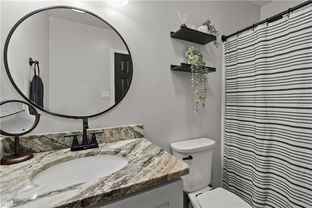 3833 Sunstream PW, Virginia Beach, VA 23456