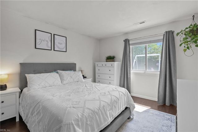 3833 Sunstream PW, Virginia Beach, VA 23456