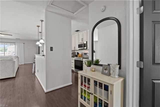 3833 Sunstream PW, Virginia Beach, VA 23456