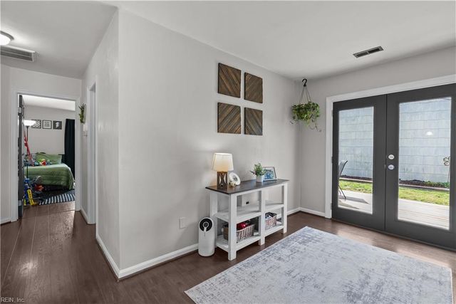 3833 Sunstream PW, Virginia Beach, VA 23456