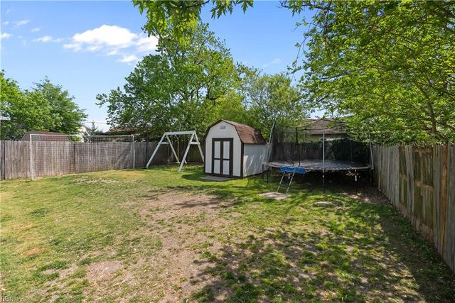 3833 Sunstream PW, Virginia Beach, VA 23456