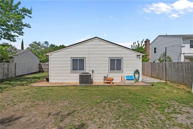 3833 Sunstream PW, Virginia Beach, VA 23456