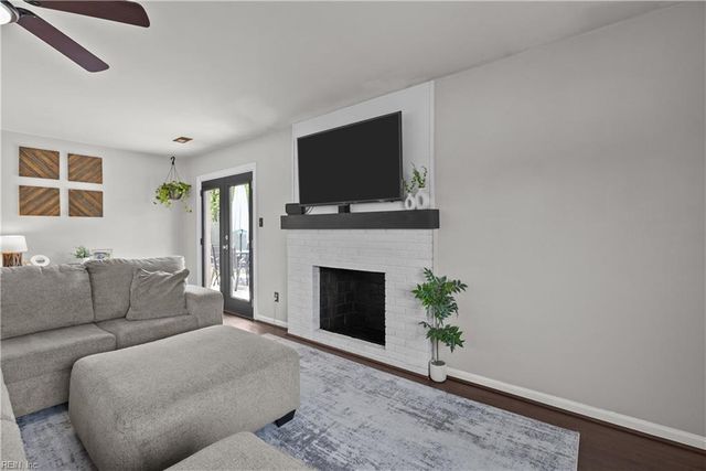 3833 Sunstream PW, Virginia Beach, VA 23456