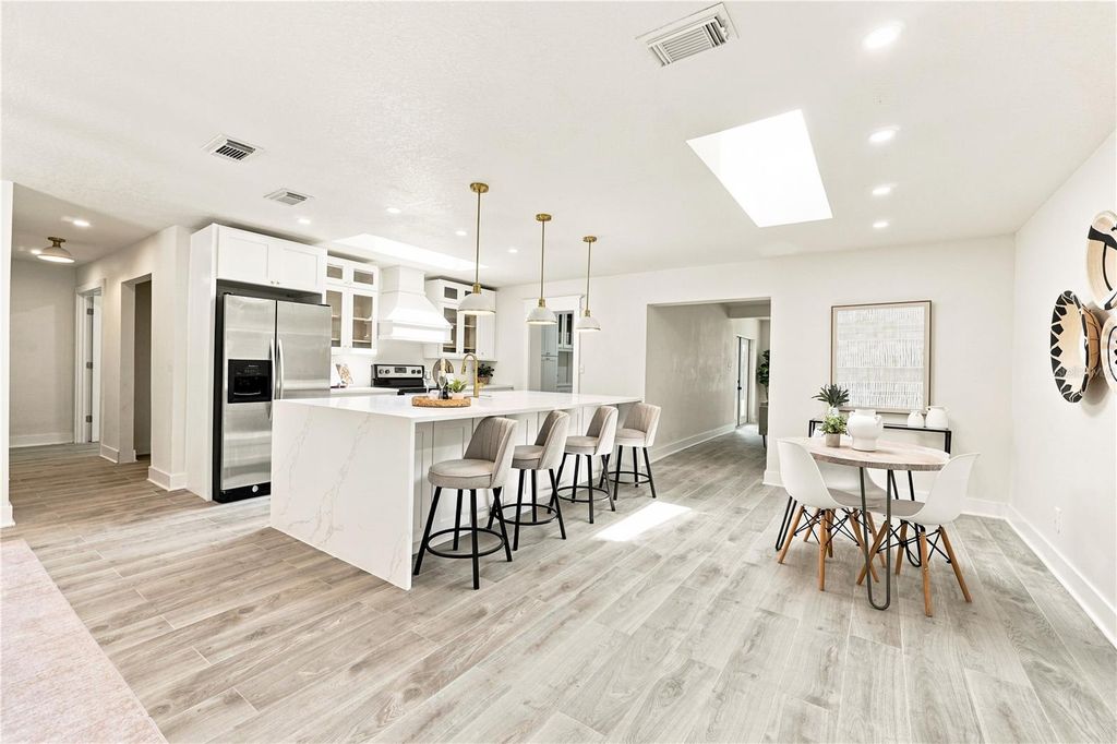 Image 2 of property listing at 724 MONMOUTH WAY, Winter Park, FL 32792