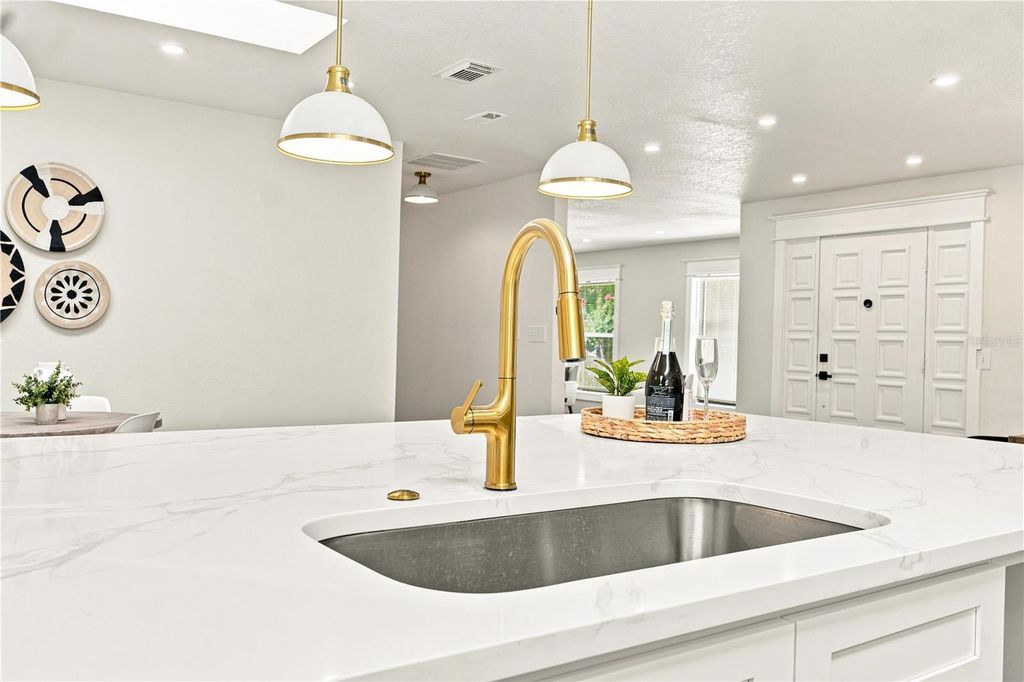 Image 11 of property listing at 724 MONMOUTH WAY, Winter Park, FL 32792