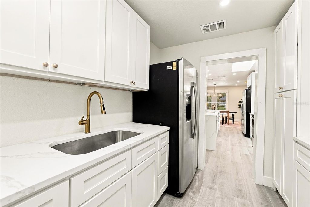 Image 13 of property listing at 724 MONMOUTH WAY, Winter Park, FL 32792