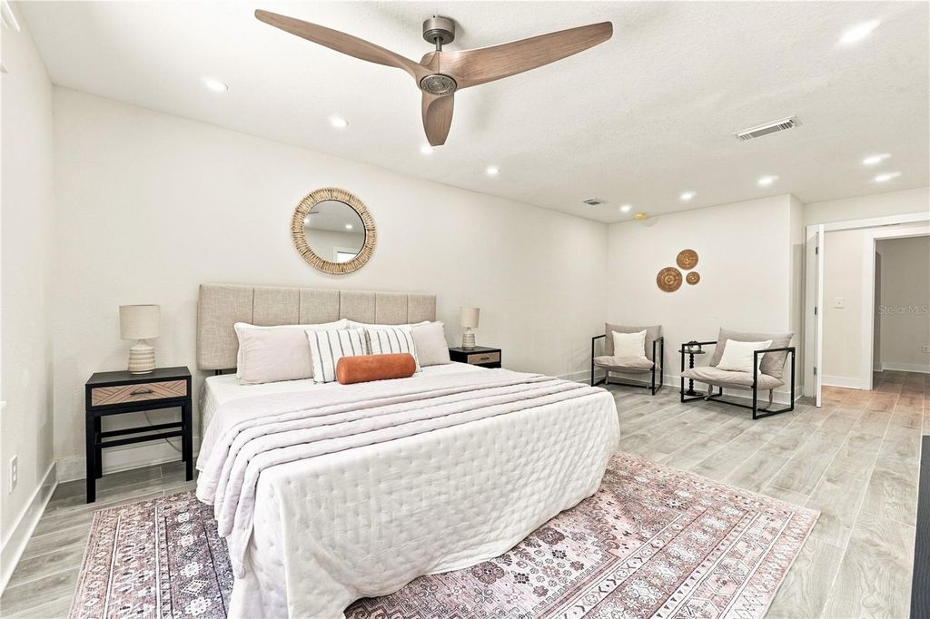 Image 24 of property listing at 724 MONMOUTH WAY, Winter Park, FL 32792