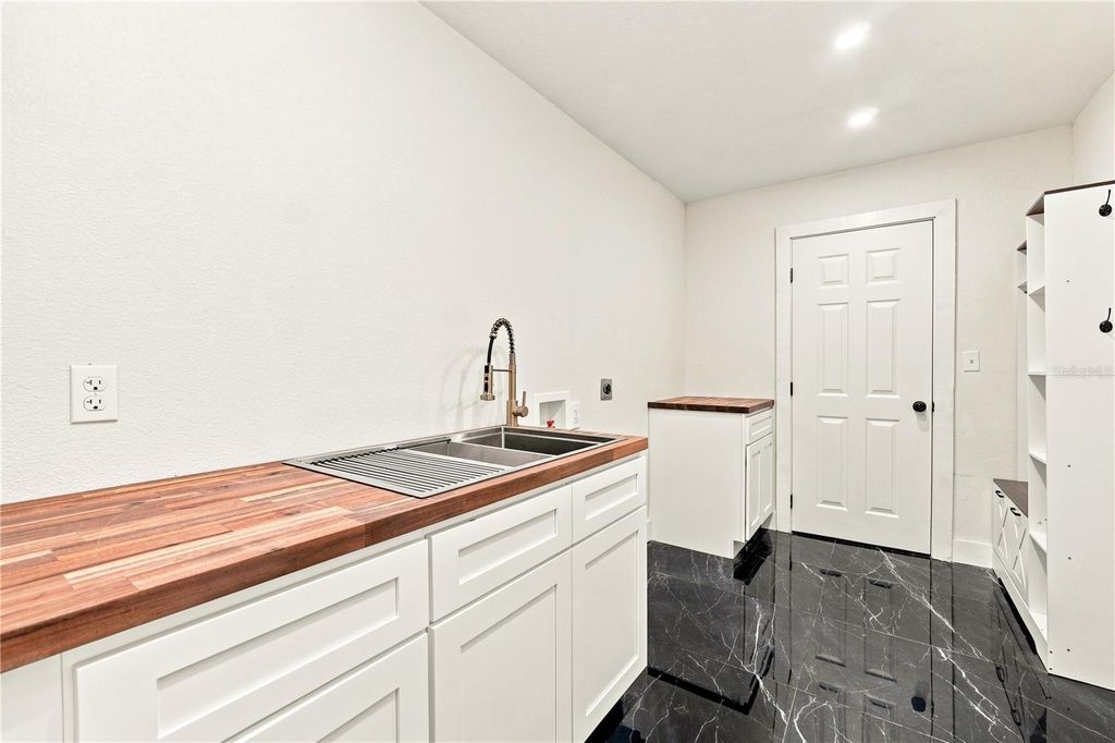 Image 41 of property listing at 724 MONMOUTH WAY, Winter Park, FL 32792