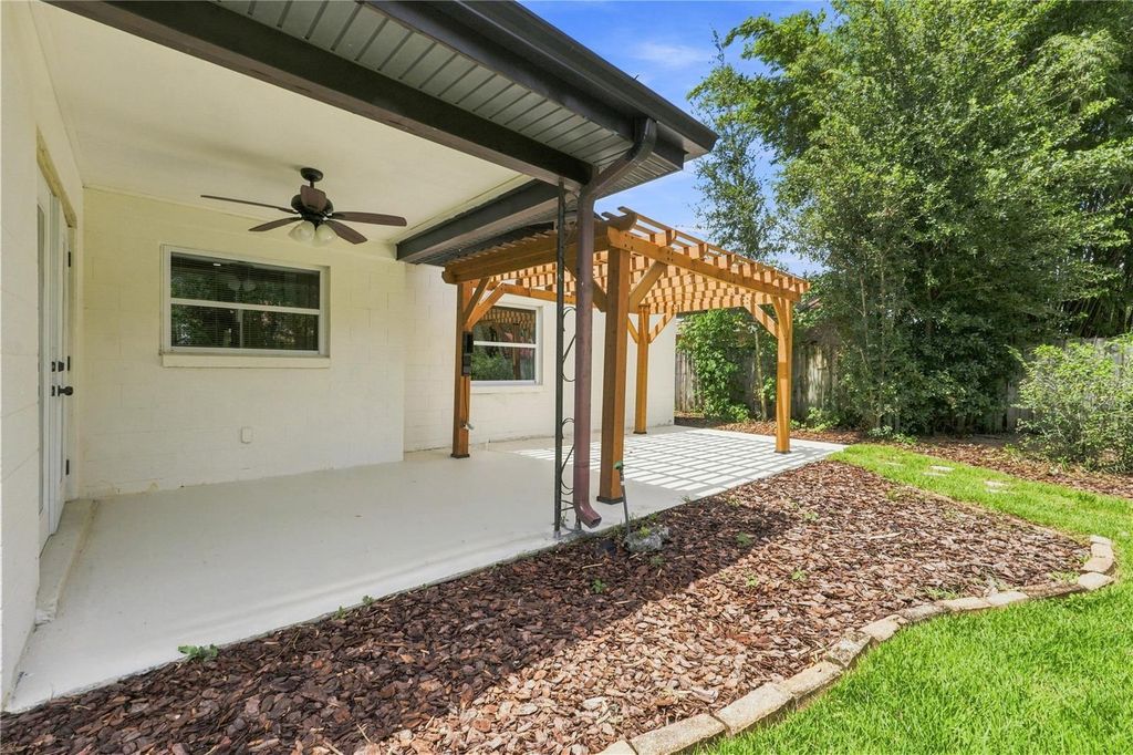 Image 45 of property listing at 724 MONMOUTH WAY, Winter Park, FL 32792