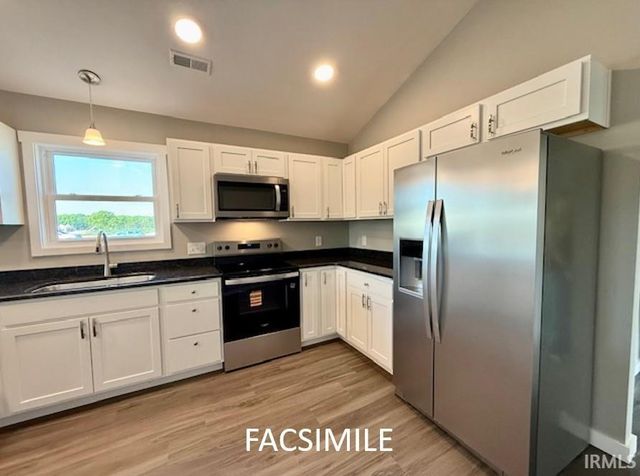 7640 W Julia Drive, Ellettsville, IN 47429