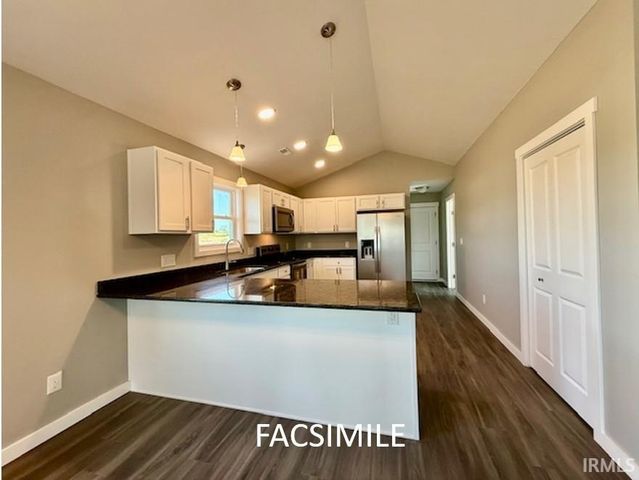 7640 W Julia Drive, Ellettsville, IN 47429