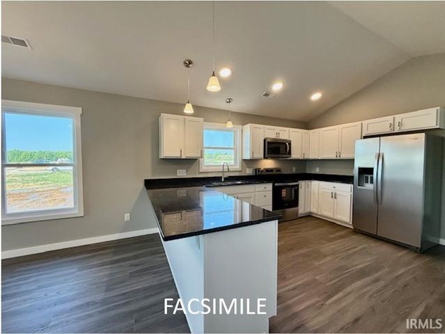 7640 W Julia Drive, Ellettsville, IN 47429