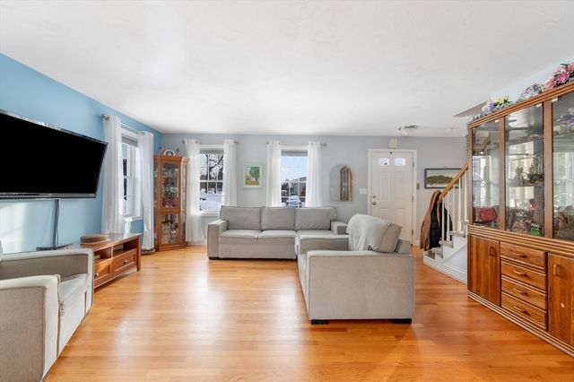 35 Sophia Ln, Bridgewater, MA 02324