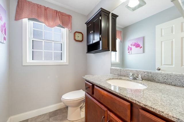 35 Sophia Ln, Bridgewater, MA 02324