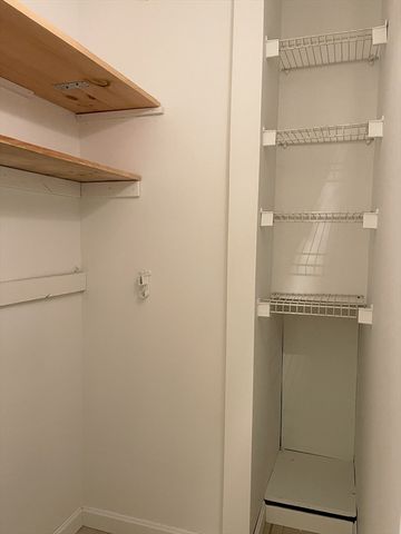 20 Boylston St 4, Lowell, MA 01852