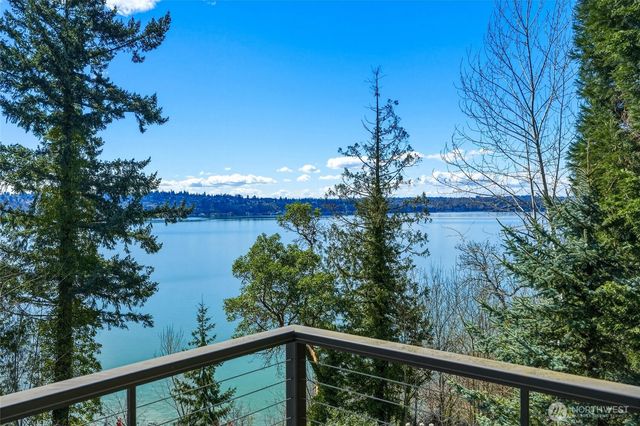 8449 W Mercer Way, Mercer Island, WA 98040