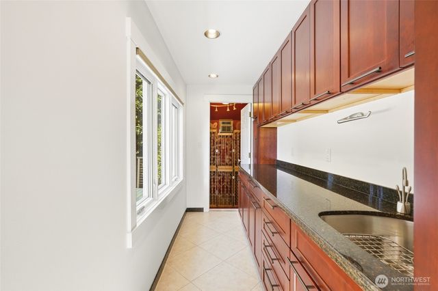 8449 W Mercer Way, Mercer Island, WA 98040