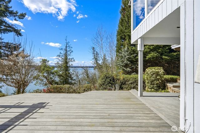 8449 W Mercer Way, Mercer Island, WA 98040