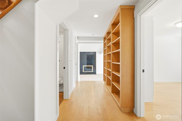 8449 W Mercer Way, Mercer Island, WA 98040