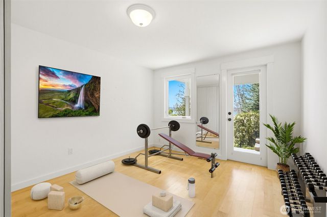 8449 W Mercer Way, Mercer Island, WA 98040