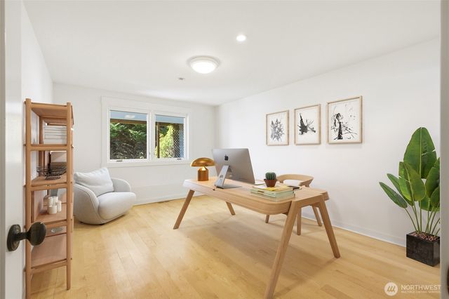 8449 W Mercer Way, Mercer Island, WA 98040