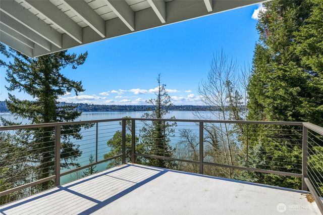 8449 W Mercer Way, Mercer Island, WA 98040
