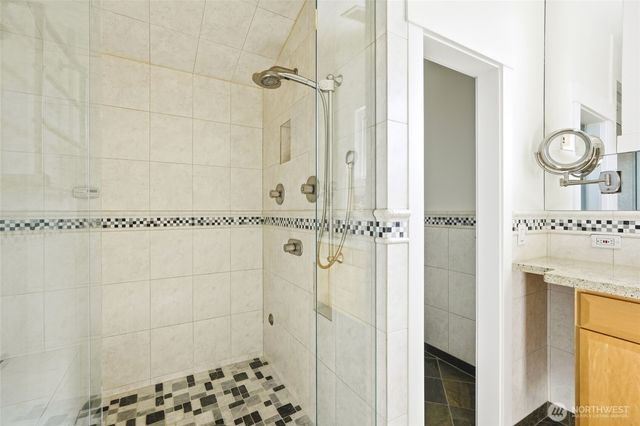 8449 W Mercer Way, Mercer Island, WA 98040