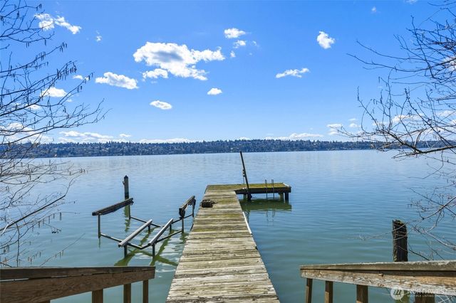 8449 W Mercer Way, Mercer Island, WA 98040