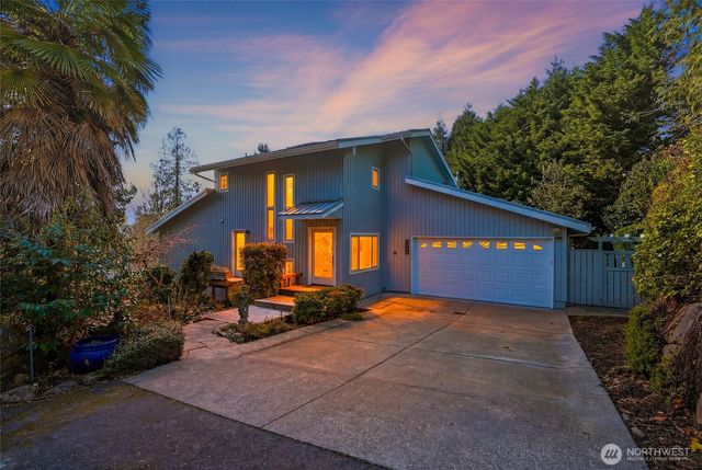 8449 W Mercer Way, Mercer Island, WA 98040