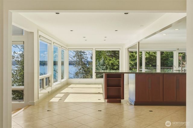 8449 W Mercer Way, Mercer Island, WA 98040