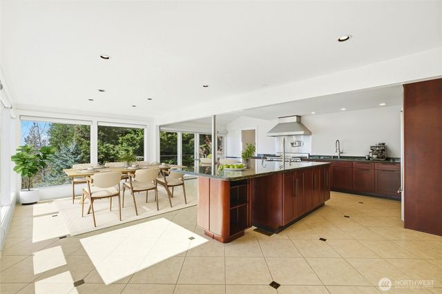 8449 W Mercer Way, Mercer Island, WA 98040